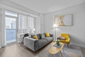 The Best Location 1 Bedroom Condo in the Heart of Downtown Toronto
