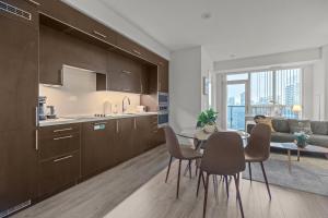 The Best Location 1 Bedroom Condo in the Heart of Downtown Toronto