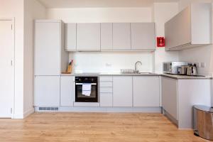 Characterful 2 Bed Apartment Near Victoria Station