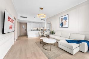 Free housekeeping visits during your stay - StayShort - Elegant 1 Bedroom in JVC that Sleeps 4 with Balcony