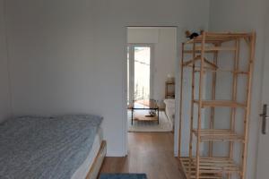 Large bright duplex in Les Minimes