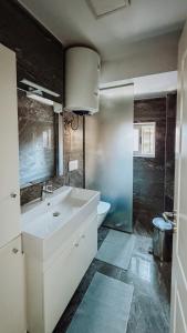 Stylish Central 2BR Apartment