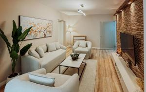 Stylish Central 2BR Apartment