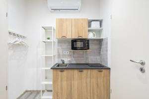 Cosy studio at Super Central Location with AC