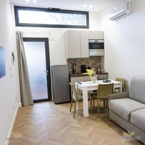Appartamento piano terra spazio esterno bio climatico Parcheggio libero CATANIA