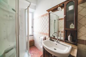 The Yellow Nest Apartment Suite in Trastevere