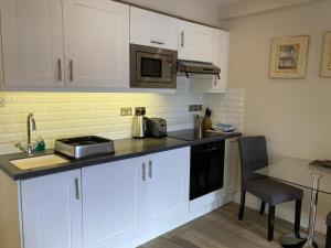 NELL GWYNN HOUSE - Cosy, Sleek Studio Apartment, Sloane Square, Chelsea, London