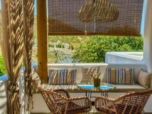 Apademia Skyros Luxury Residences