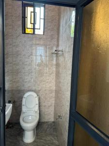 Utulivu Airport & hotspring location