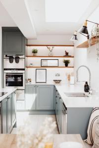 Salterns House - Coastal Escape near Sandbanks