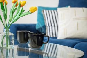 Jasny Apartament z 2 sypialniami i Balkonem by Noclegi Renters