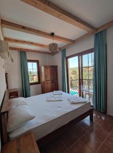 Ami Tai-Candle Light Hotel Rooms