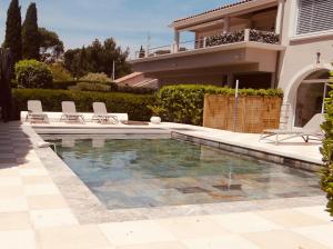 Villa secrète classée 4 étoiles entre vignes & calanques