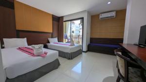 Diamond Crown Patong