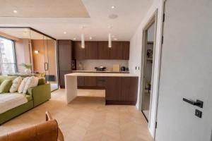 Tranquil Luxury Suite 2BR City Views