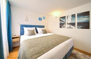 Sea & Wine Apartment with Terrace & Scenic Sea View, Punat