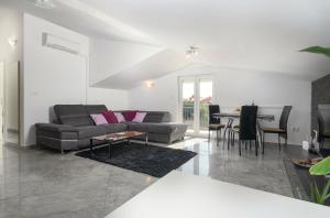 Apartments Goran by Rent Istria