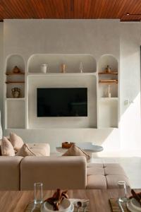 Villa Sara Anna II Mediterranean Modern