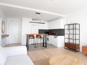 Urban Sky Vicente Aleixandre