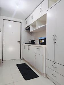 Studio unit near shangrila and Shaw
