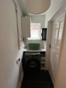 Spacious Maisonette in Lovely south London Zone 2