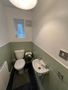 Spacious Maisonette in Lovely south London Zone 2