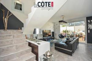 Carro Stunning house just a stones throw from the beaches