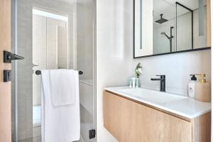 Frank Porter - Marquise Square Tower