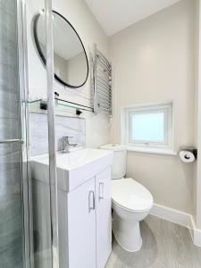 Stylish Studio Retreat by the beach with parking