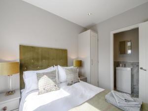 1 Bed in Holmfirth oc-82194
