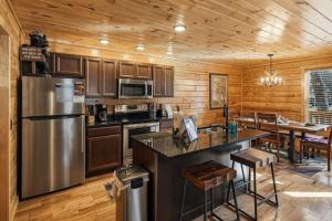 Beary Dreamy by American Patriot Getaways