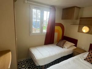 Mobil home avec jacuzzi et terrasse - 4 pers. - API-1-52-2022