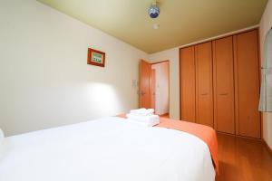 Shiokusa Premier Single-Family Home 2nd and 3rd floors available for private use , within walking distance of Namba, direct access to Kansai Airport, convenient access to USJ and Umeda