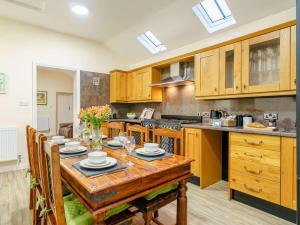 3 Bed in Whitby oc-90809