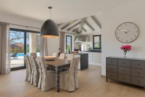 Villa DORA - Summer Escape with Private Pool