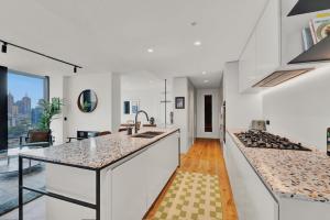 Stylish 2BDR Penthouse with City Views