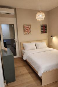 4BR Athens Home with 2 Private Units