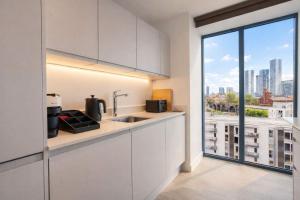 Alabaster Suite by CasaCity