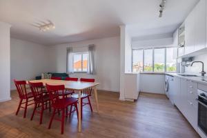 Carcavelos Sun Apartment By Staycalm