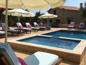 Pantazi Cottage Bee- Private Stay with Shared Pool
