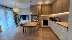 Peaceful 1BR plus Sofa Bed with opt Parking and EV charging