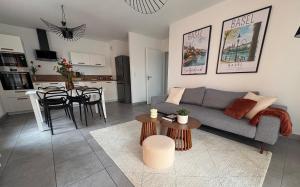 Bright Apartment 5 min from BASEL with Balcony & Free Private Parking