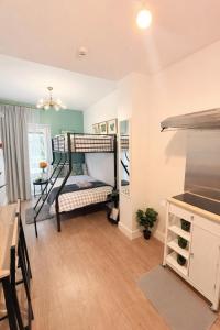 Archway Guest Studios