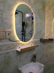Cô 4 Thủ Đức room