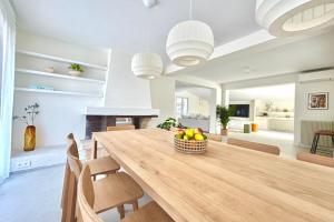 Luxurious villa with swimming pool