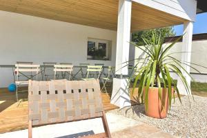 Luxurious villa with swimming pool