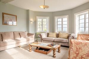 10 Bed in Wroxall oc-appuld