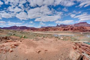Desert Base Camp! River-View Suite with Trail Access
