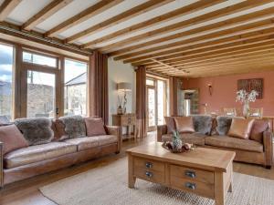 5 Bed in Richmond oc-g0159