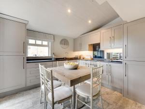 3 Bed in Richmond oc-g0144